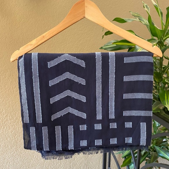 Madewell Abstract Fringe Oversized Scarf Sarong • 77” x 31” - Picture 1 of 6